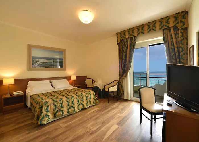 Europa & Concordia فندق 4*