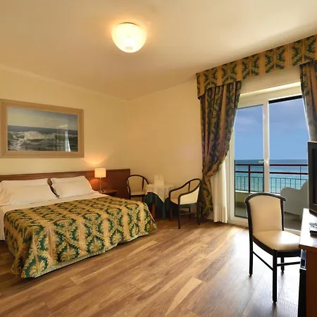 Europa & Concordia Hotel 4*